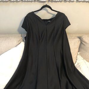 Black Sleek dress size 22 worn once! Has pockets and cute bottom